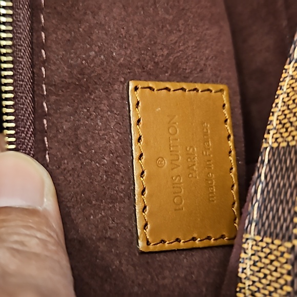 Louis Vuitton Damier Ebene Ascot - Picture 9 of 16